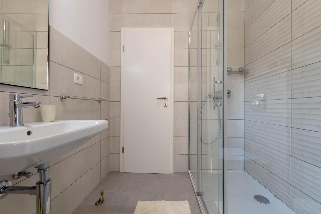 Newly Renovated Holiday Apartment Sirius Пореч Экстерьер фото